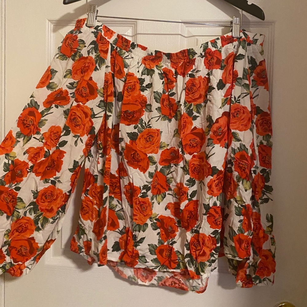 🍁Forever21 Rose Top🍁